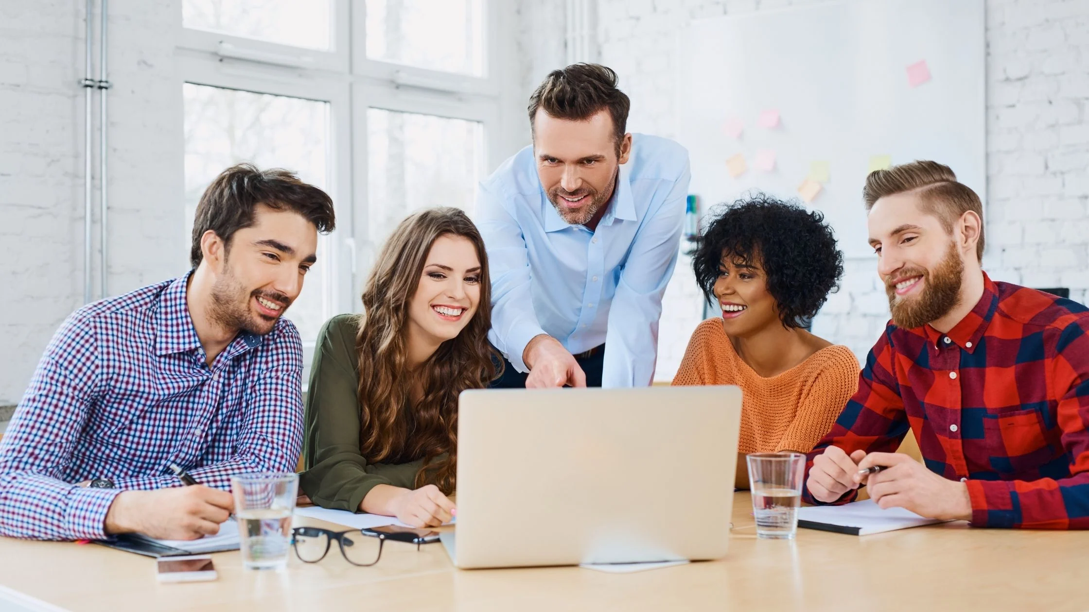 Why Solopreneurs Are Choosing GloPay for VAT-Compliant Invoicing