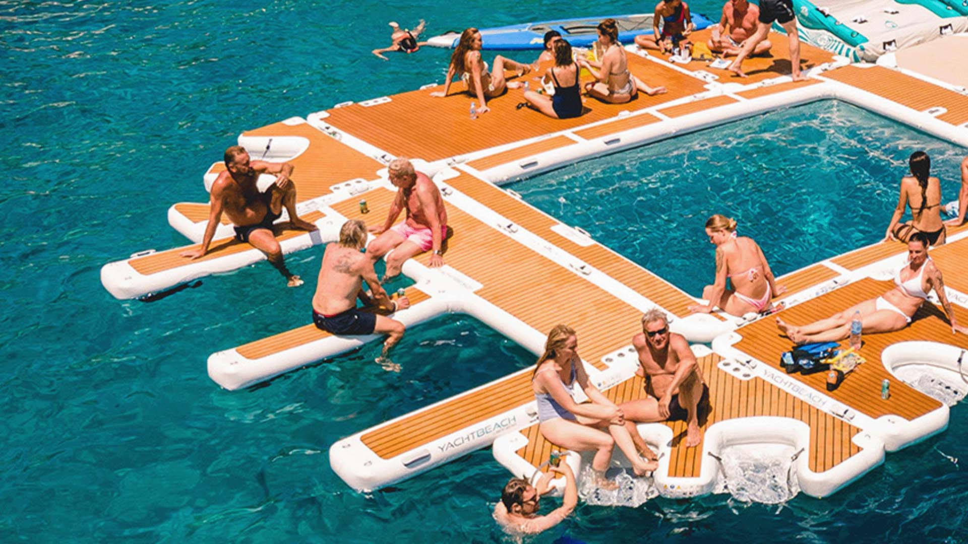 Maximale Stabilität auf dem Wasser mit dem aufblasbarer efoil dock von Superyacht Inflatables
