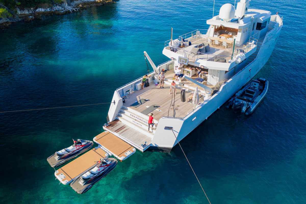 Maximale Stabilität auf dem Wasser mit dem aufblasbarer efoil dock von Superyacht Inflatables