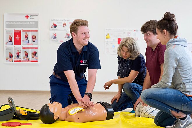 Erste-Hilfe Kurs bei der BLR Akademie: Professionelle Schulung für Lebensrettende Maßnahmen